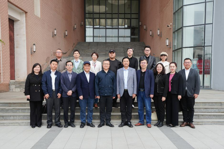 我校联合中国教育电视协会举办“智媒时代下的融合传播研讨会”